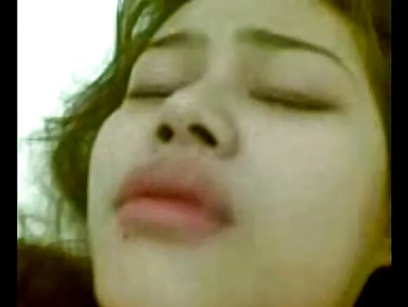 ইন্দোনেশিয়ান মেয়ে XXX তরুণ প্রথম পায়ুপথ.
