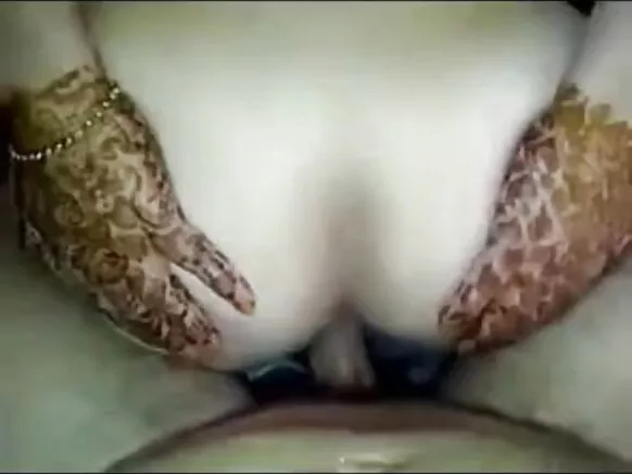 মেহেন্দি অশ্লীল মায়ের পায়ুপথ ভারতীয়।