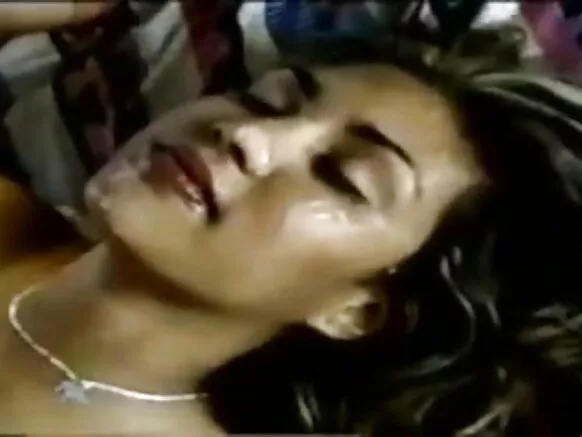 সেক্সি ভারতীয় স্লাট বেডরুমে তার প্রথম বাড়িতে তৈরি পায়ু মধ্যে চোদা পায় - cu.